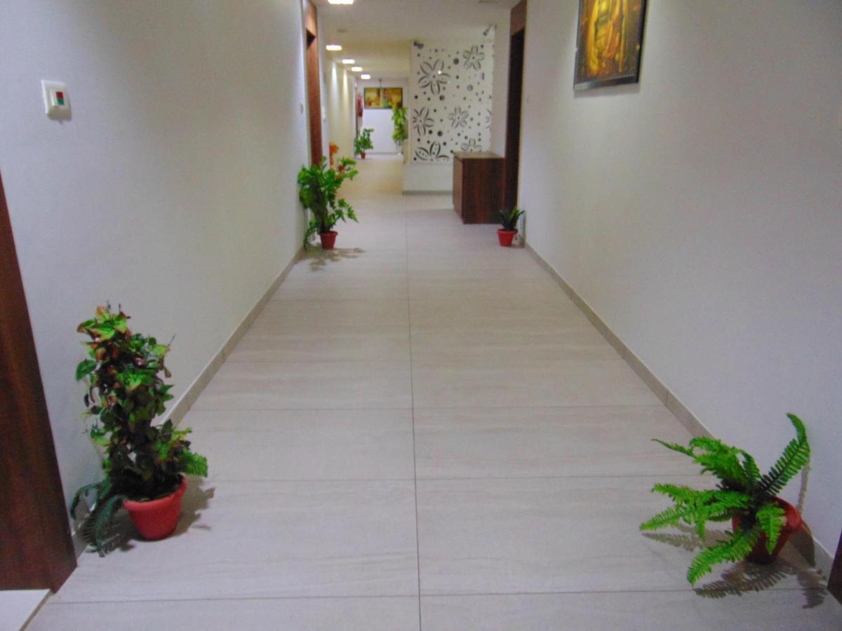 The Grand Vardhman Hotel Morbi Exterior photo