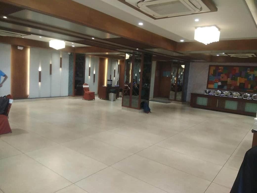 The Grand Vardhman Hotel Morbi Exterior photo