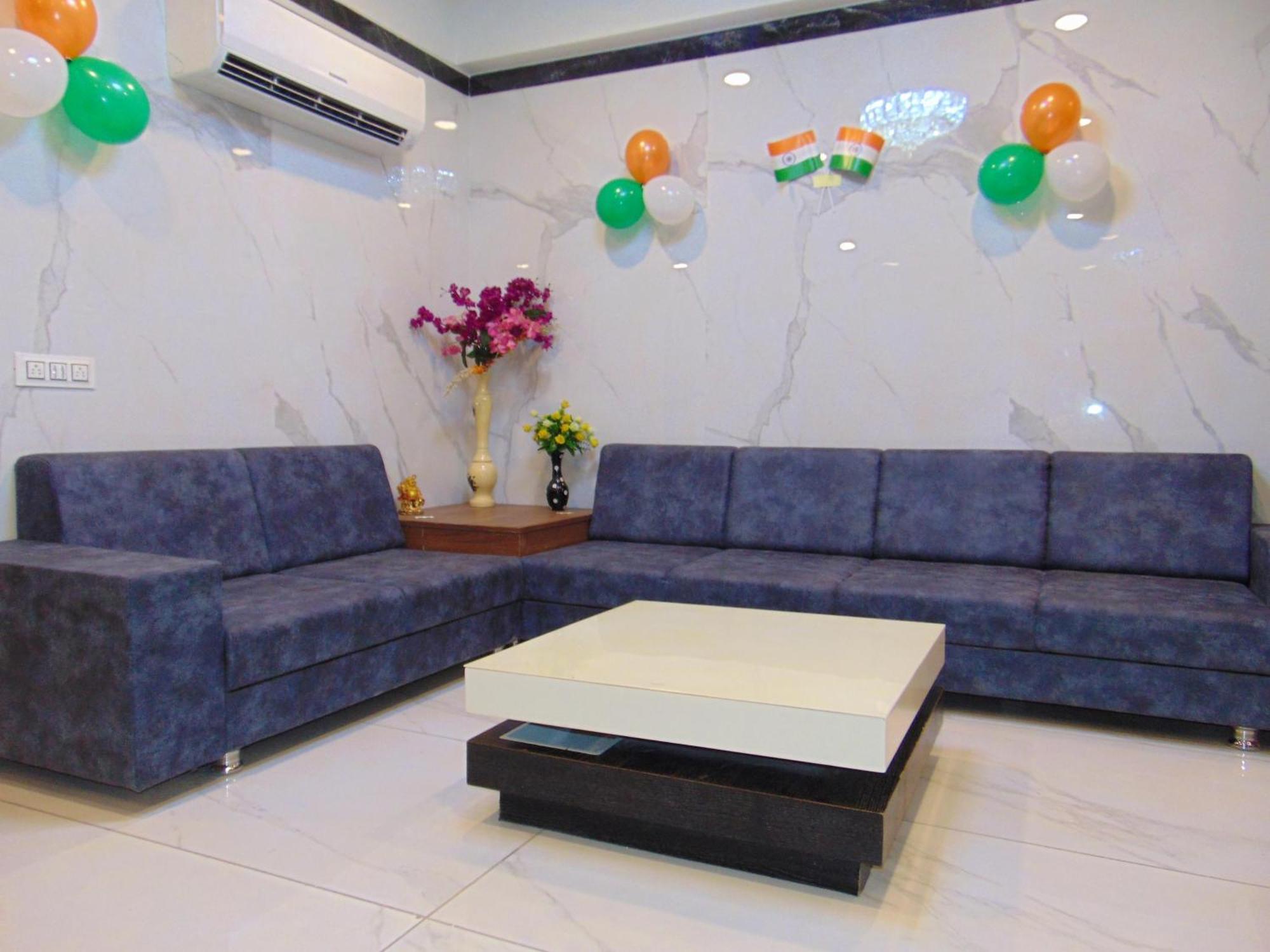 The Grand Vardhman Hotel Morbi Exterior photo