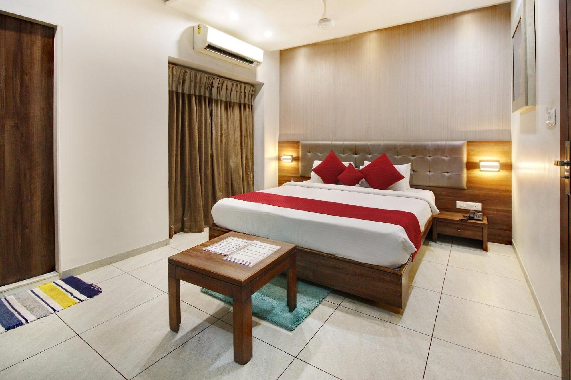 The Grand Vardhman Hotel Morbi Exterior photo