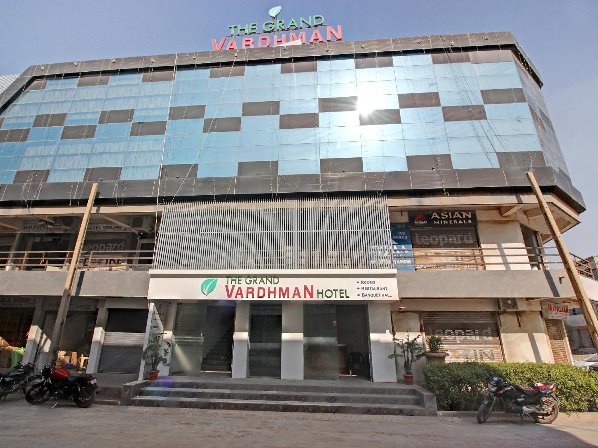 The Grand Vardhman Hotel Morbi Exterior photo