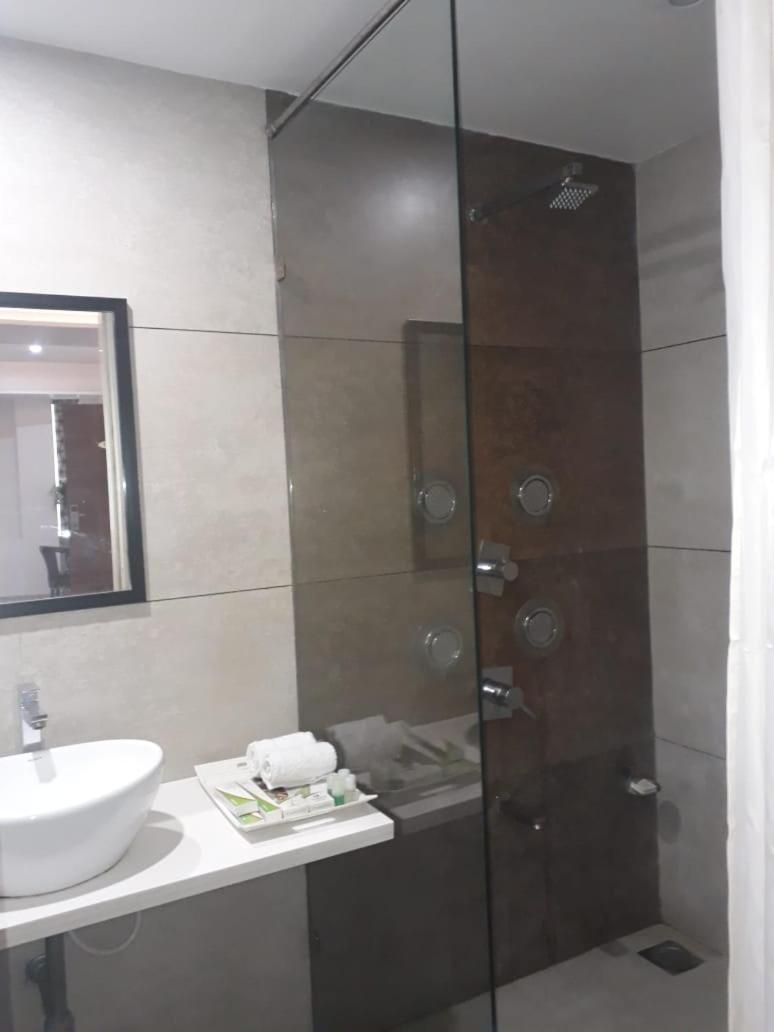 The Grand Vardhman Hotel Morbi Exterior photo