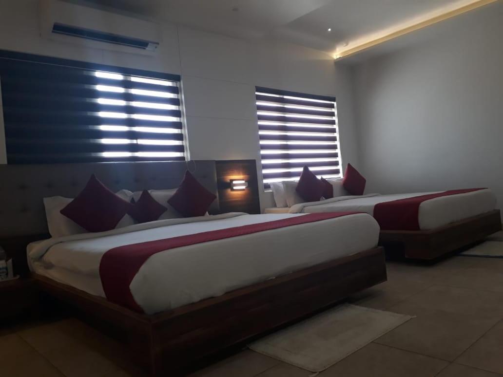 The Grand Vardhman Hotel Morbi Exterior photo