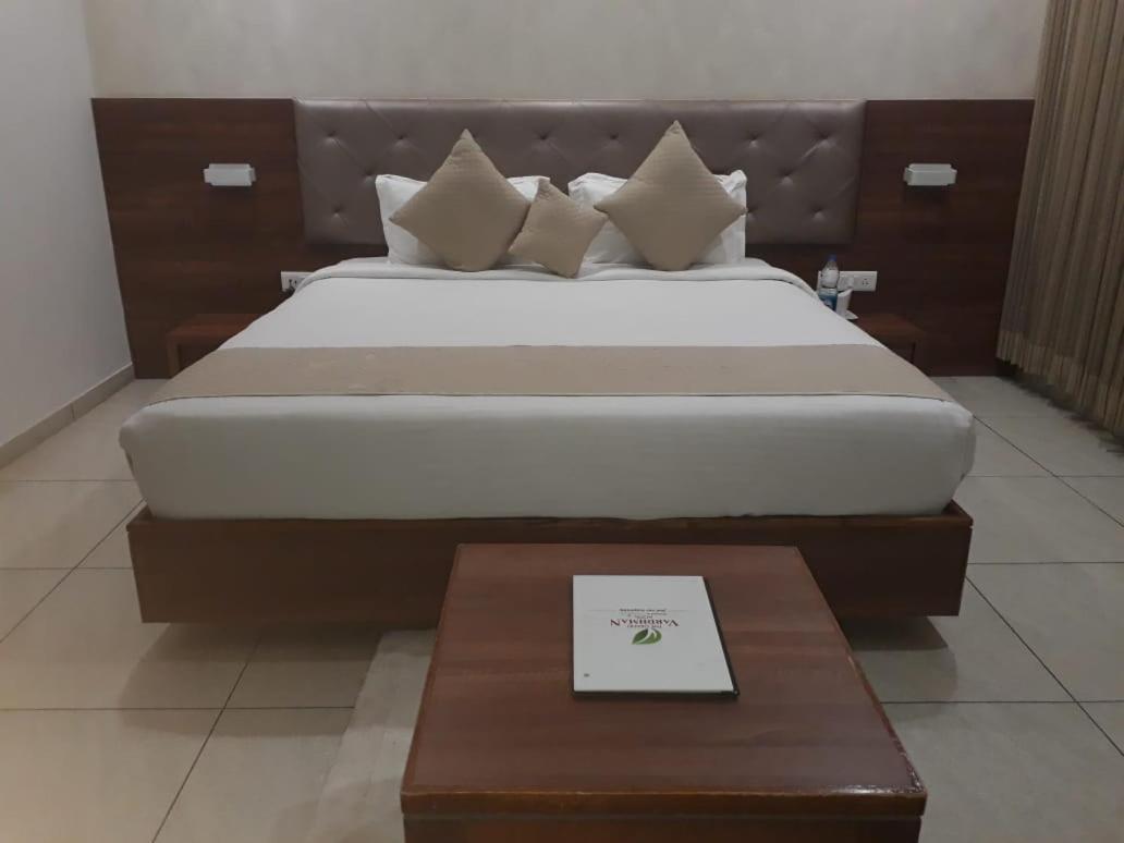 The Grand Vardhman Hotel Morbi Exterior photo