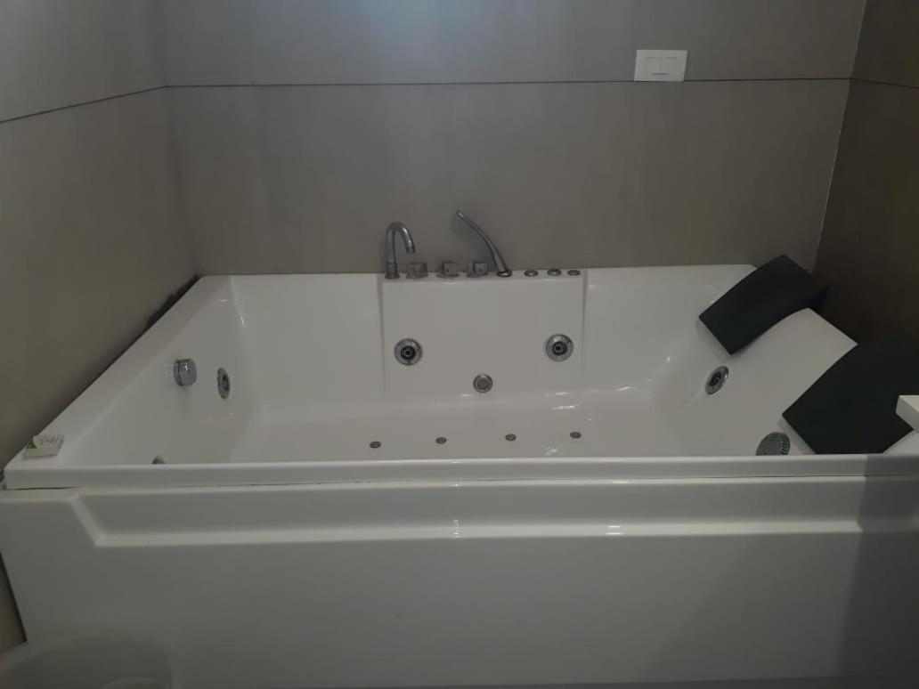 The Grand Vardhman Hotel Morbi Exterior photo